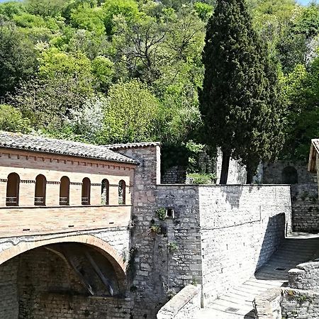Civico 10 Ξενοδοχείο Γκούμπιο Εξωτερικό φωτογραφία
