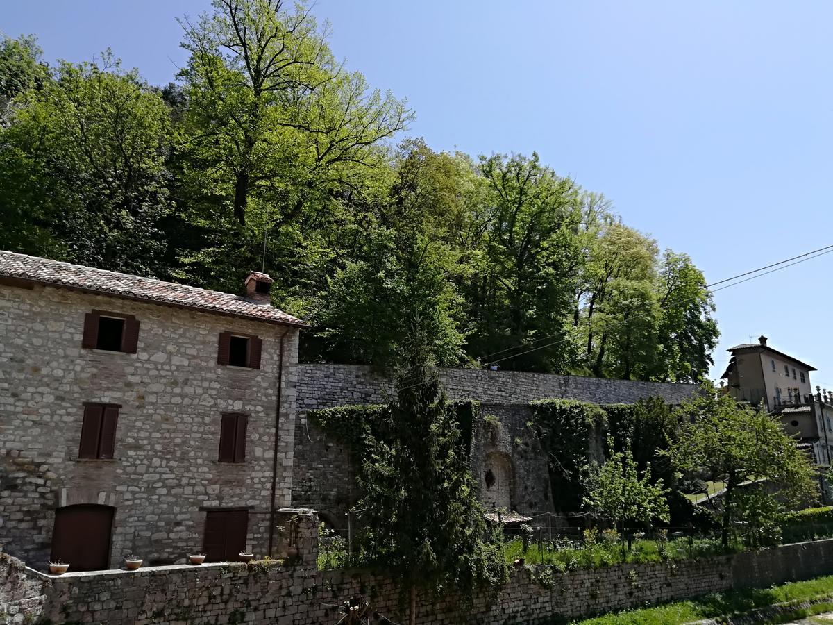 Civico 10 Ξενοδοχείο Γκούμπιο Εξωτερικό φωτογραφία